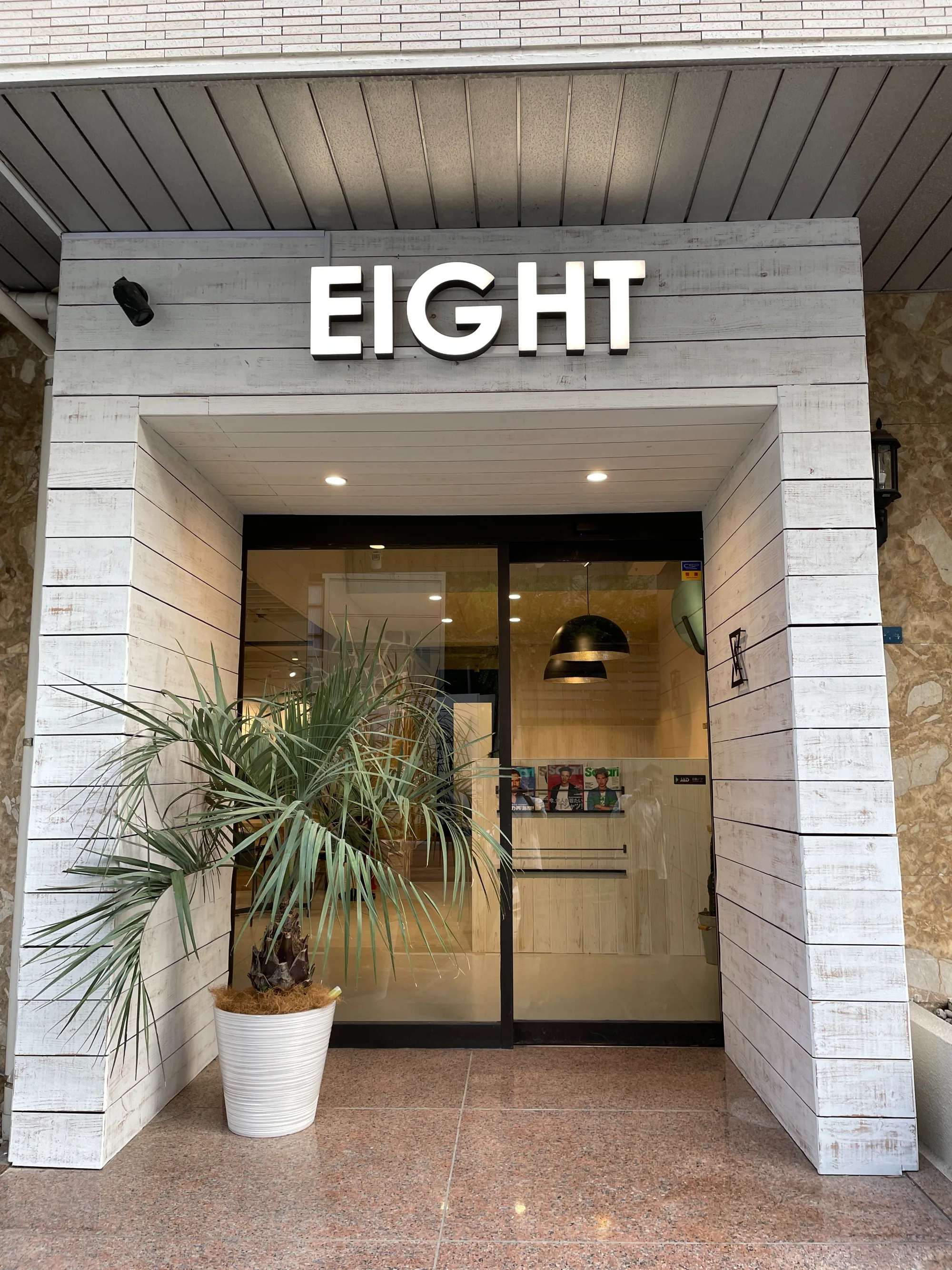 路面1階の入口 — POP-UP・展示販売での利用